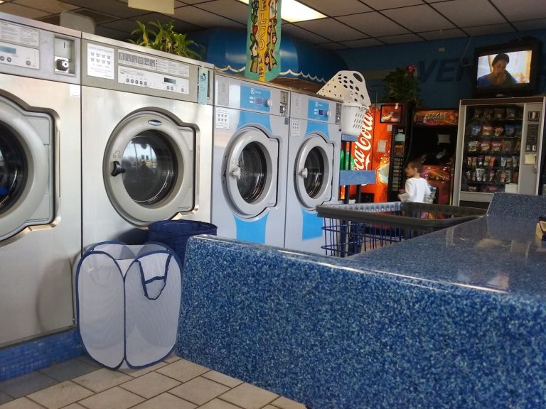 7457 wash o mat self services ldry is a laundromat near me in st. louis missouri 768x576