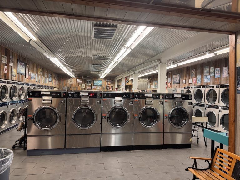 7573 classic coin laundry is a laundromat near me in st. louis missouri 768x576