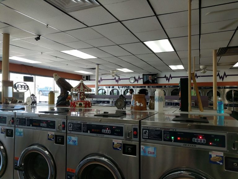 7608 gateway laundry is a laundromat near me in riverside missouri 768x576