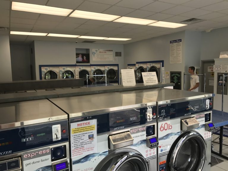 10018 speedy clean laundromat and car wash is a laundromat near me in toledo ohio 768x576