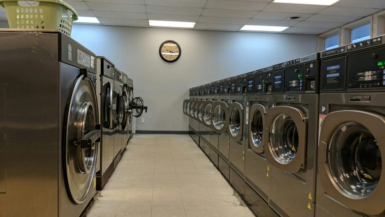 10055 the laundry bin is a laundromat near me in seven hills ohio 768x432