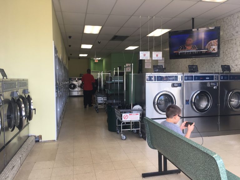10218 shamrock coin laundry is a laundromat near me in cincinnati ohio 768x576