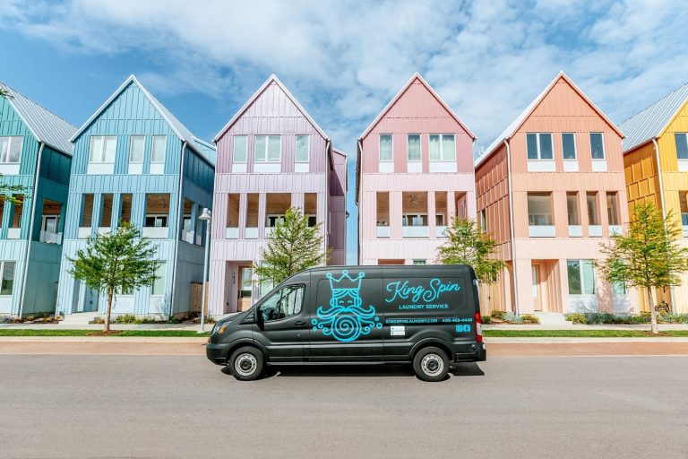 10583 kingspin laundry is a laundromat near me in oklahoma city oklahoma 768x512