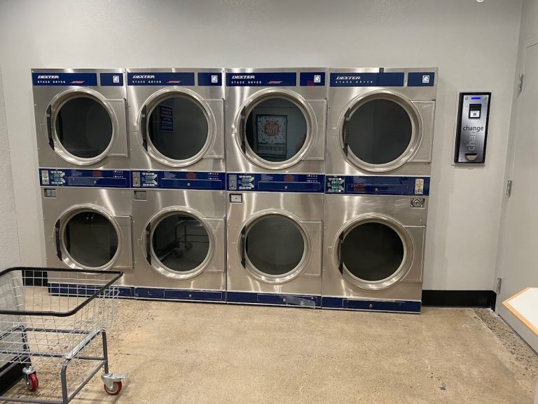 10716 rogue river laundry llc is a laundromat near me in rogue river oregon 768x576