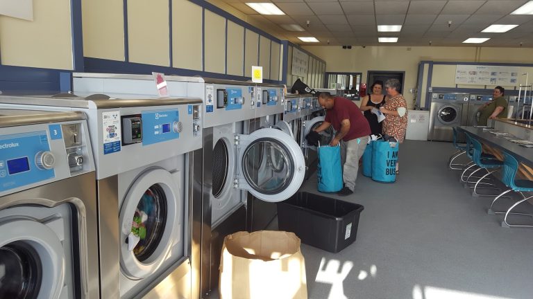 10724 newberg coin laundry is a laundromat near me in newberg oregon 768x432