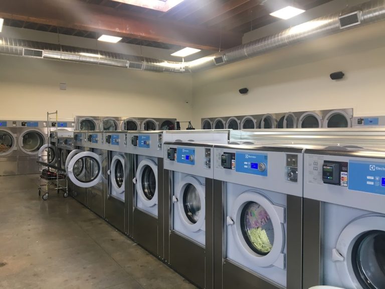 10821 spin laundry lounge is a laundromat near me in portland oregon 768x576