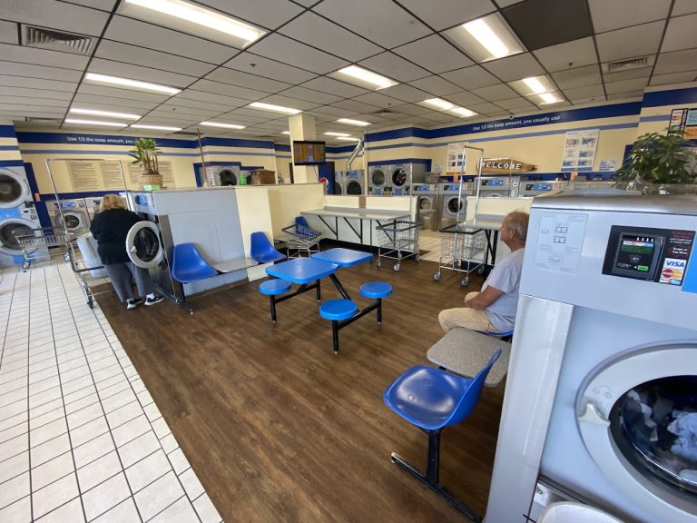 10862 laundry center is a laundromat near me in klamath falls oregon 768x576