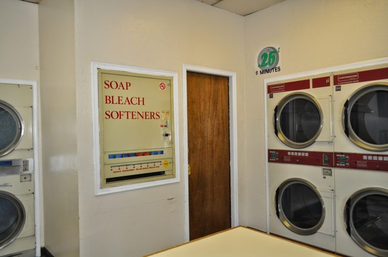 10909 laundry express laundromat white city is a laundromat near me in white city oregon 768x510