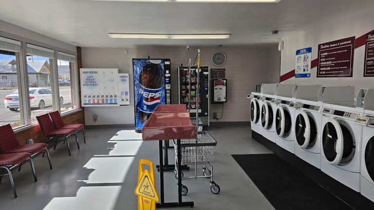 10915 fashion dry cleaners laundromat is a laundromat near me in klamath falls oregon 768x432