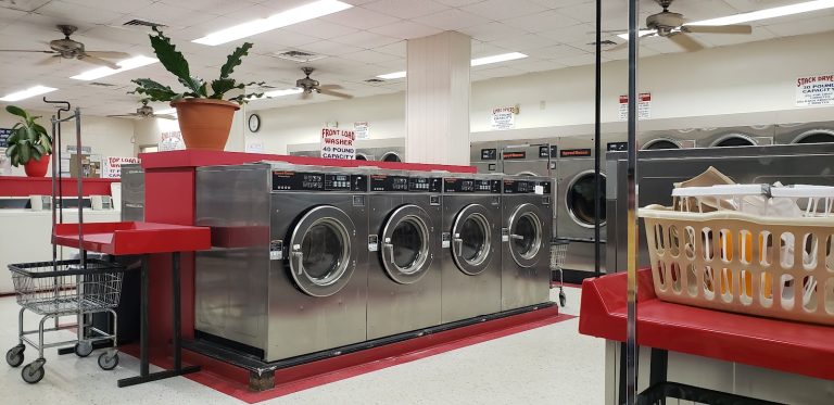 7742 lucky wash is a laundromat near me in biloxi mississippi 768x373