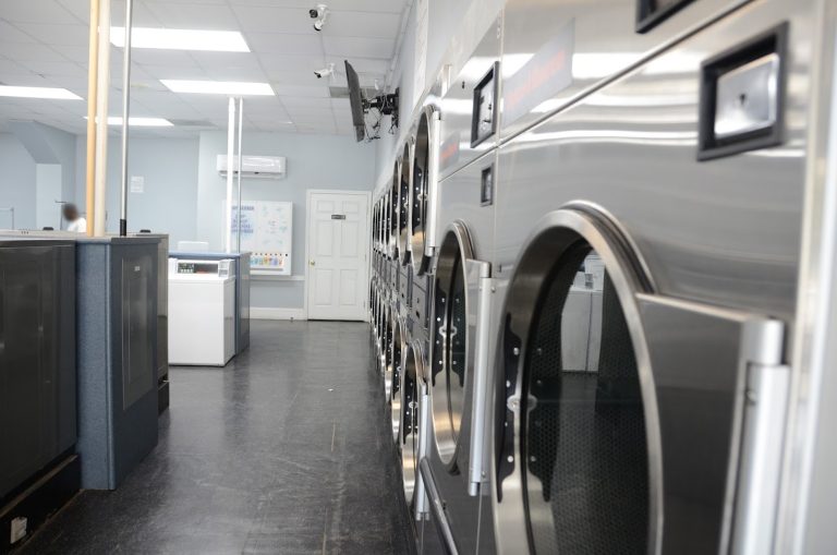 7798 spin zone laundry is a laundromat near me in hattiesburg mississippi 768x509