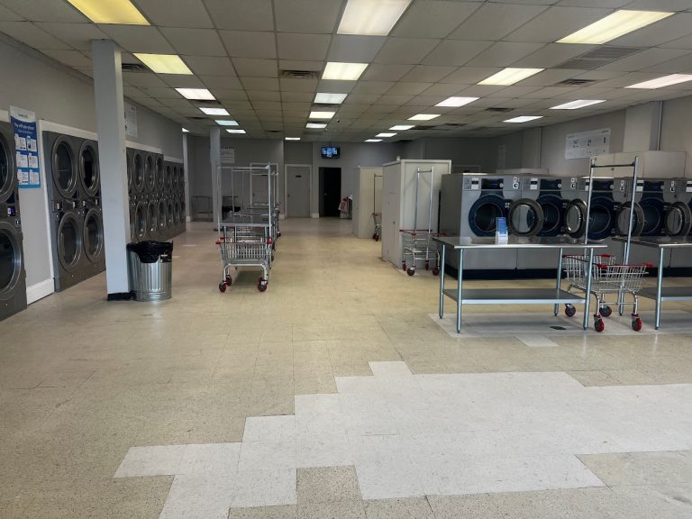 7886 express coin laundry llc is a laundromat near me in jackson mississippi 768x576