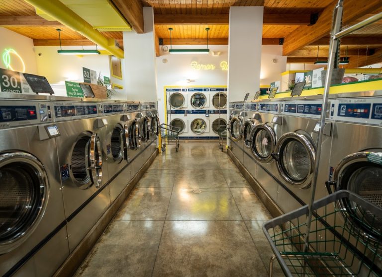 8029 lemon laundry and car wash is a laundromat near me in missoula montana 768x558