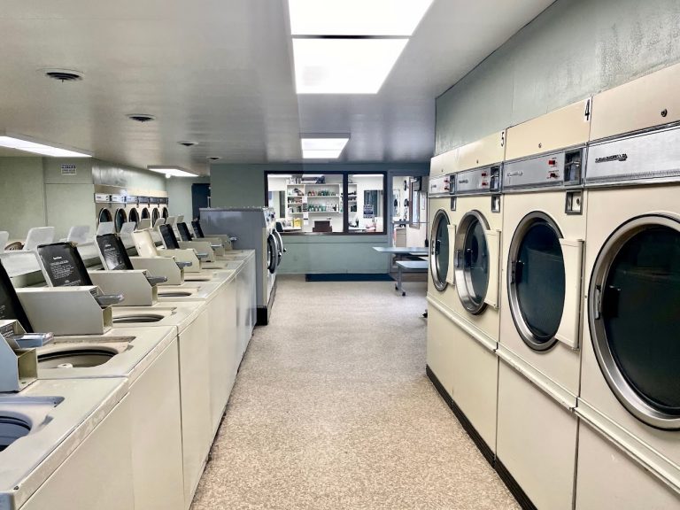 8472 soap suds laundry mat is a laundromat near me in bismarck north dakota 768x576