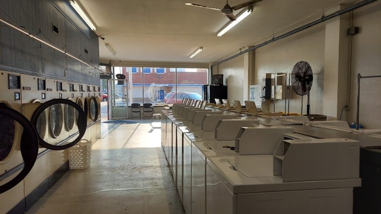 8526 karens speed wash is a laundromat near me in kearney nebraska 768x432