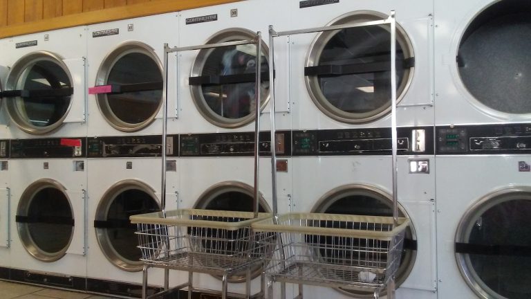 8607 laundry island is a laundromat near me in grand island nebraska 768x432