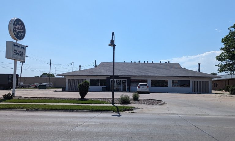 8609 galaxy laundry tanning is a laundromat near me in grand island nebraska 768x461