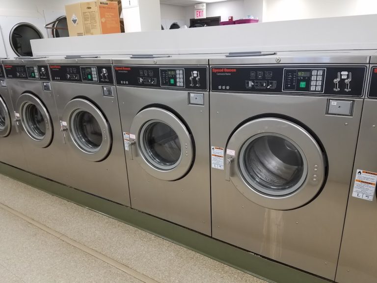 8778 kinsley street laundry is a laundromat near me in nashua new hampshire 768x576