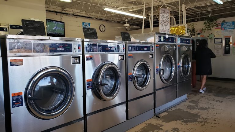 9398 justa laundry is a laundromat near me in kirtland new mexico 768x432