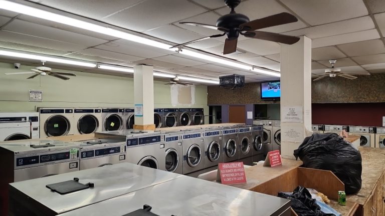 9566 golden suds laundry is a laundromat near me in henderson nevada 768x432