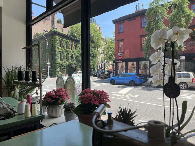 9946 11th st laundry and cleaners is a laundromat near me in new york new york 768x576