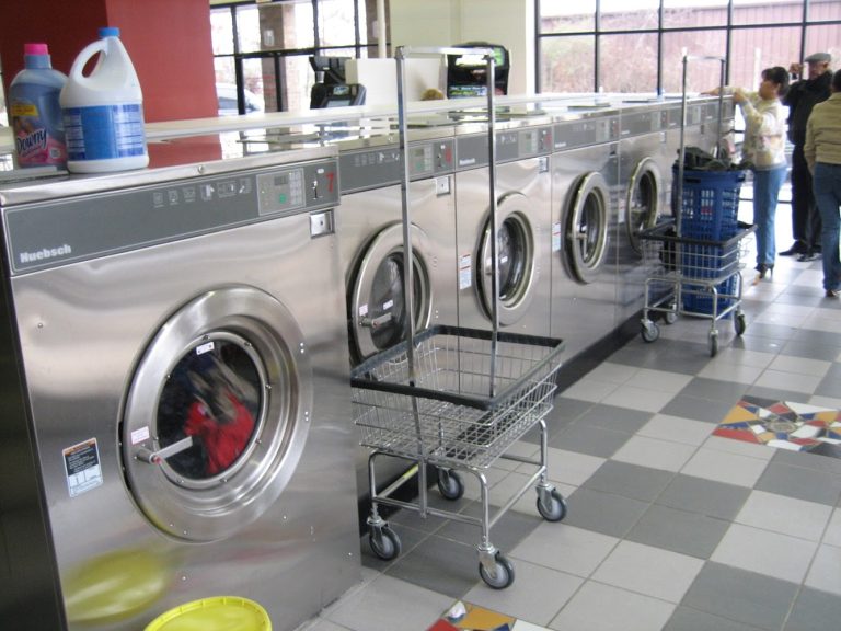 12042 laundry supercenter is a laundromat near me in memphis tennessee 768x576