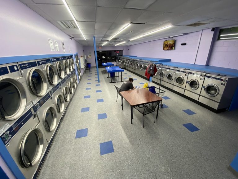12089 family laundry is a laundromat near me in pigeon forge tennessee 768x576