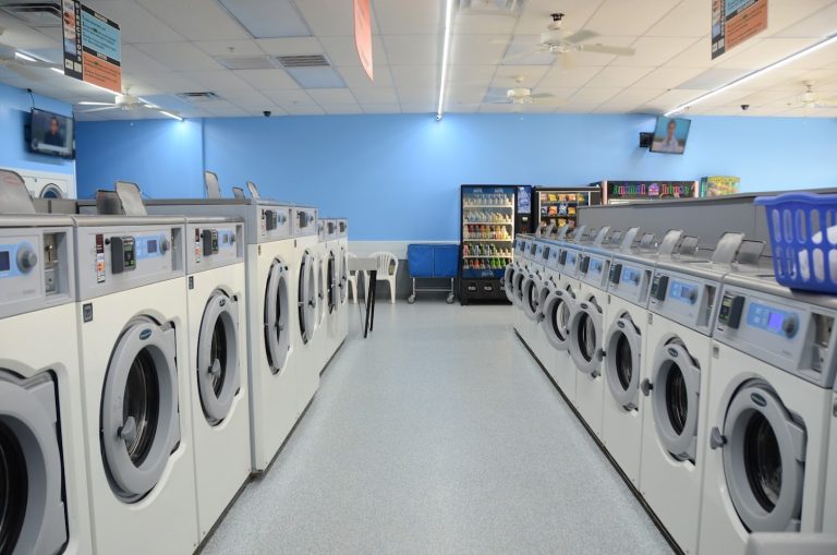 12122 the family bubble is a laundromat near me in knoxville tennessee 768x509