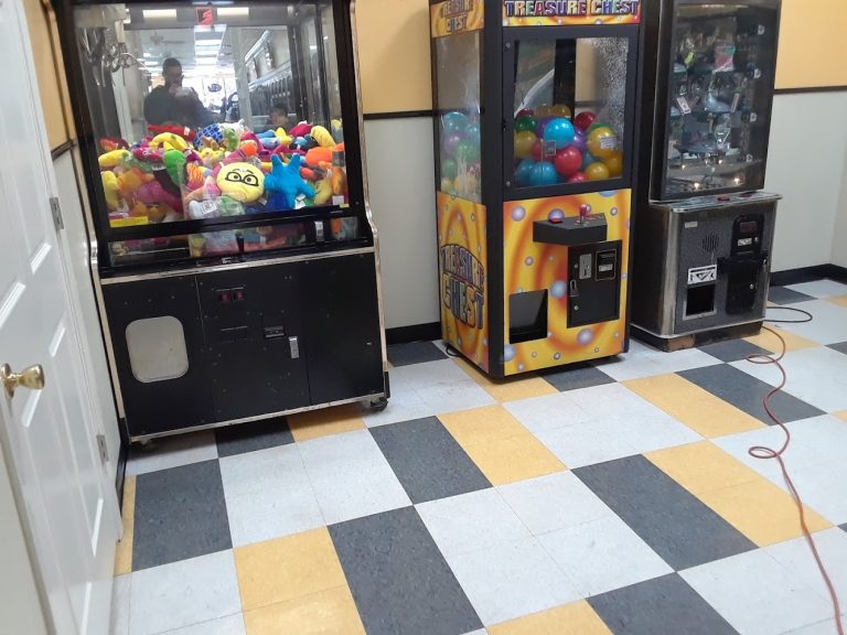 12367 roys wash n dry 4 is a laundromat near me in denton texas 768x576