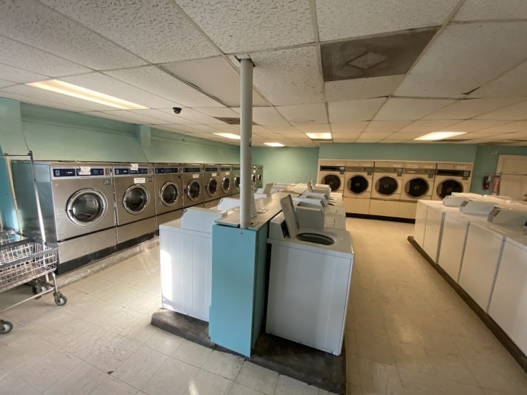 12383 darios superette laundrette is a laundromat near me in brownsville texas 768x576