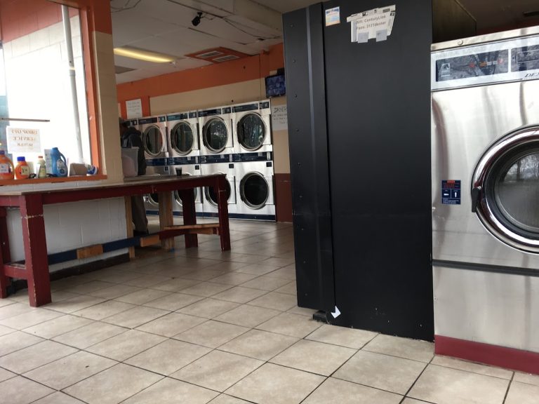 13526 laundry day laundromat is a laundromat near me in seattle washington 768x576