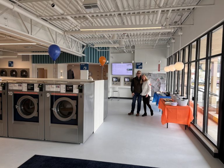13528 lumin laundry is a laundromat near me in seattle washington 768x576