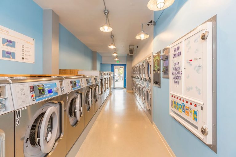 13530 wedgwood laundromat is a laundromat near me in seattle washington 768x512