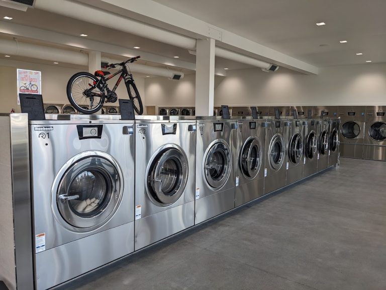 13532 revolution laundry is a laundromat near me in seattle washington 768x576