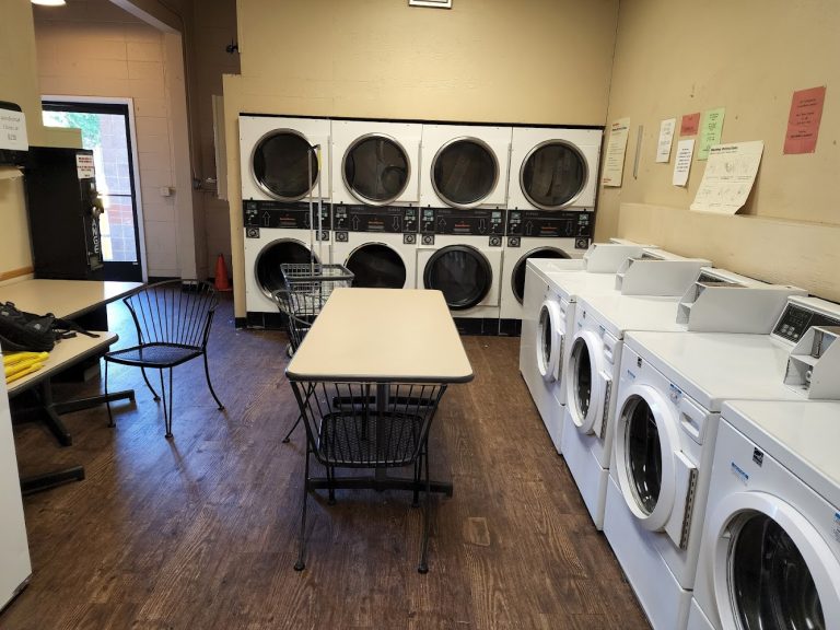 13652 eastwind laundry is a laundromat near me in stevenson washington 768x576