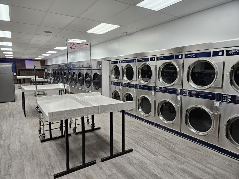 13684 northwest spin laundromat is a laundromat near me in everett washington 768x576