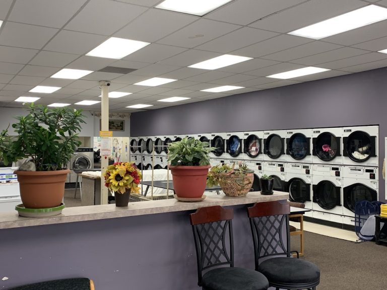 13700 brights laundry dry cleaning is a laundromat near me in bellingham washington 768x576