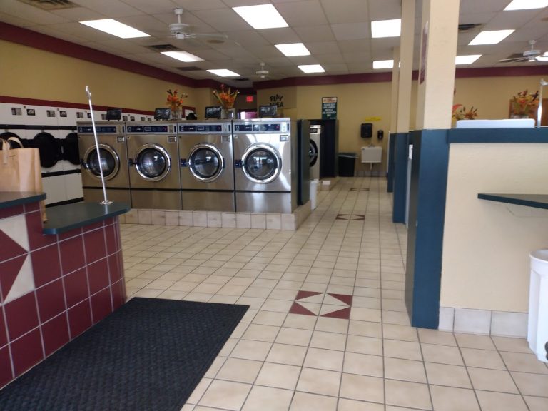 13794 sun laundry super coin lndrmt is a laundromat near me in hartland wisconsin 768x576