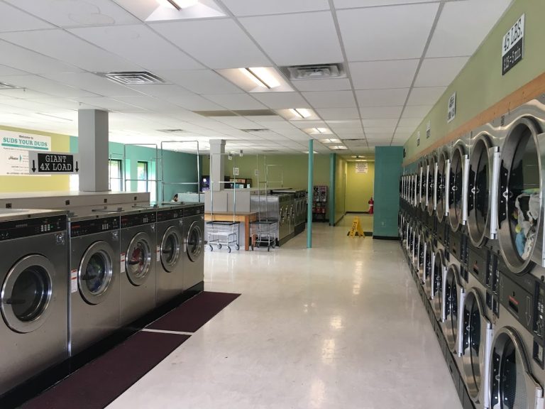 13842 suds your duds coin laundries old north milwaukee is a laundromat near me in milwaukee wisconsin 768x576
