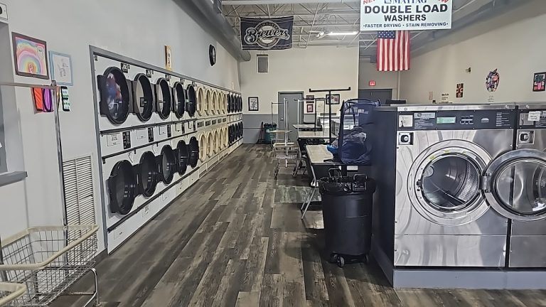 13932 coin laundromat is a laundromat near me in germantown wisconsin 768x432