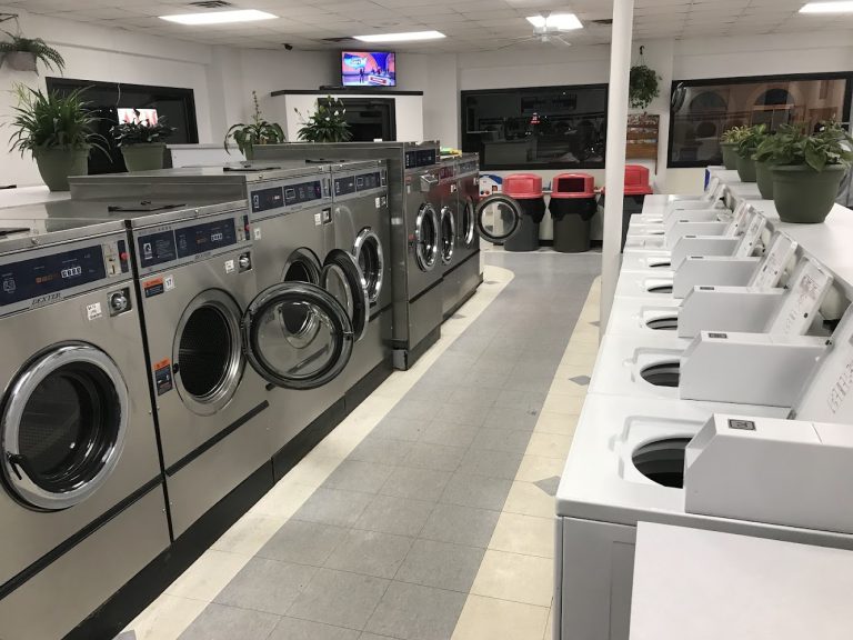 14005 clean machine laundries is a laundromat near me in green bay wisconsin 768x576